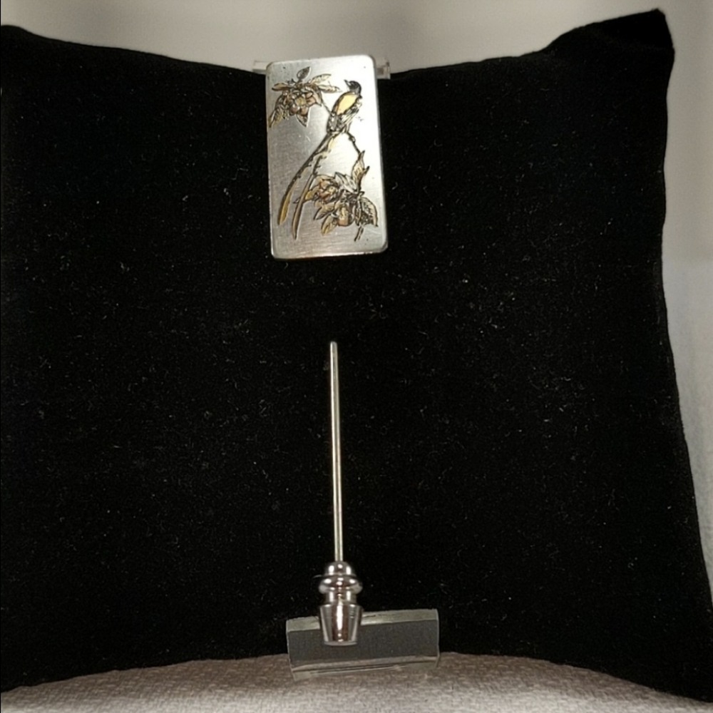 🇨🇦 1970s Reed & Barton Damascene Stick Pin